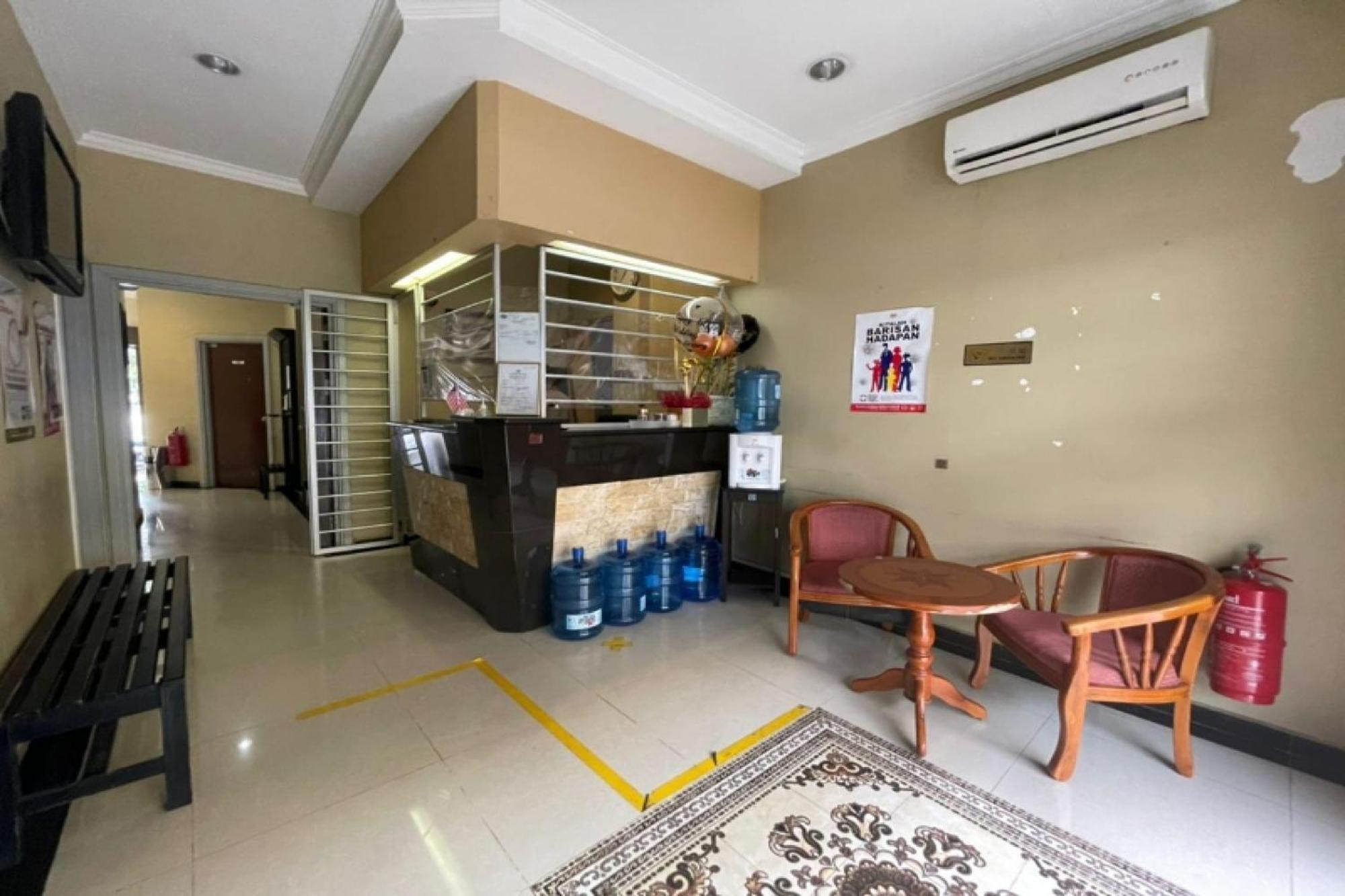 Oyo 90411 Perdana Hotel Labuan Exterior photo